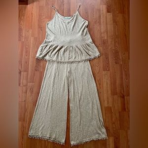 Zara knits setup. Size small